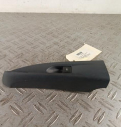 Interrupteur de leve vitre arriere droit OPEL ZAFIRA TOURER C Photo n°1