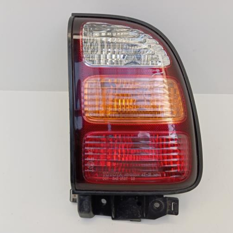 Feu arriere principal droit (feux) TOYOTA RAV4 1