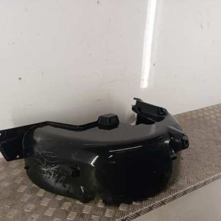 Pare boue arriere droit PEUGEOT 208 1