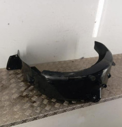 Pare boue arriere gauche PEUGEOT 208 1