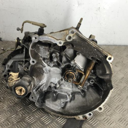 Boite de vitesses PEUGEOT 205 Photo n°1