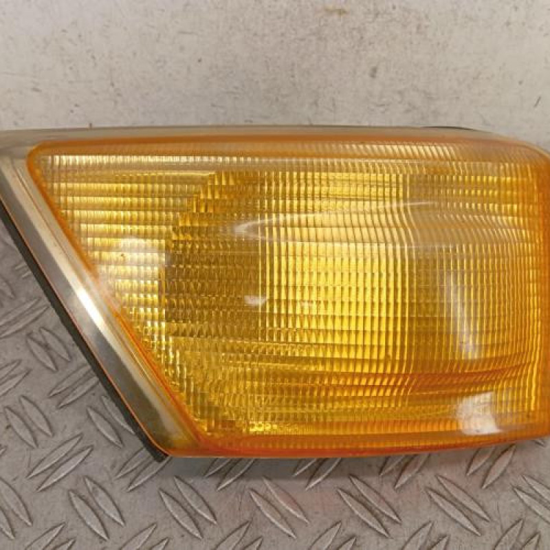 Optique avant secondaire droit (feux)(clignotant) IVECO DAILY 3