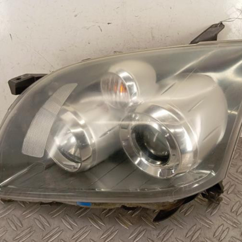 Optique avant principal gauche (feux)(phare) TOYOTA AVENSIS 2