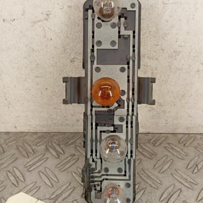 Platine feu arriere droit CITROEN XSARA PICASSO Platine feu arriere droit CITROEN XSARA PICASSO