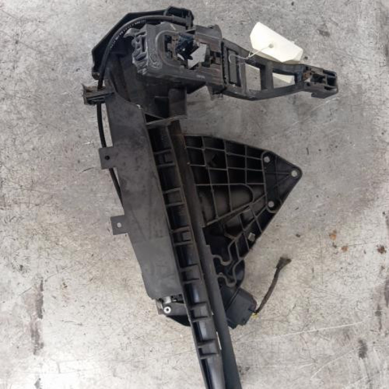 Serrure avant droit FORD C-MAX 1 Serrure avant droit FORD C-MAX 1