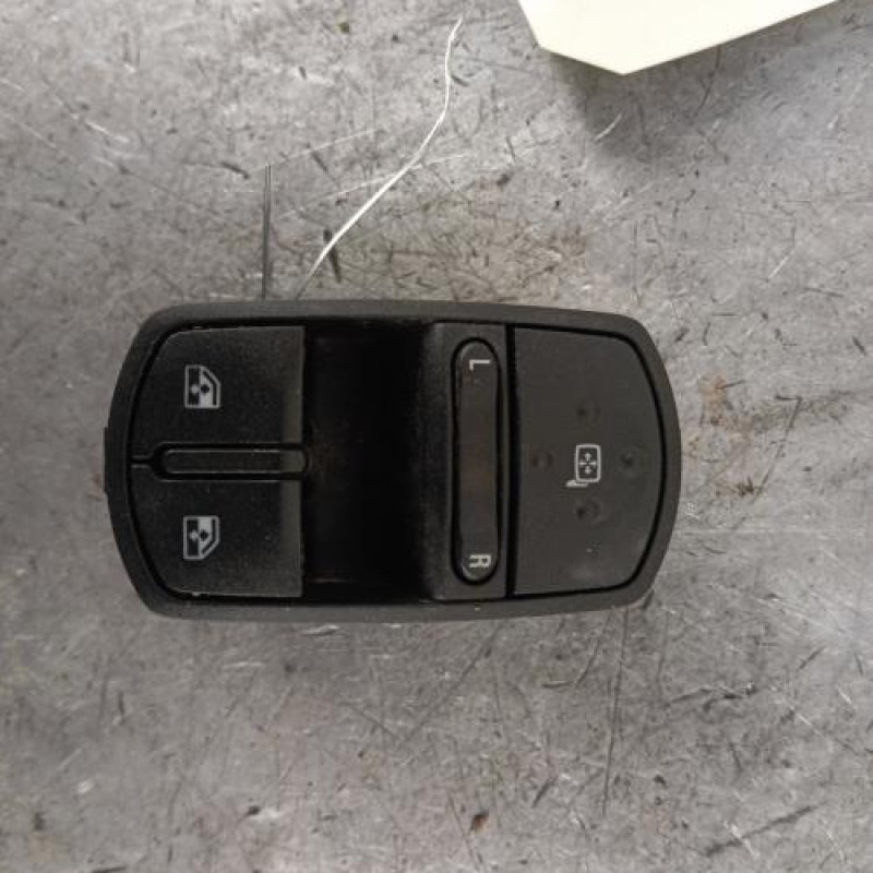 Interrupteur de leve vitre avant gauche OPEL CORSA E