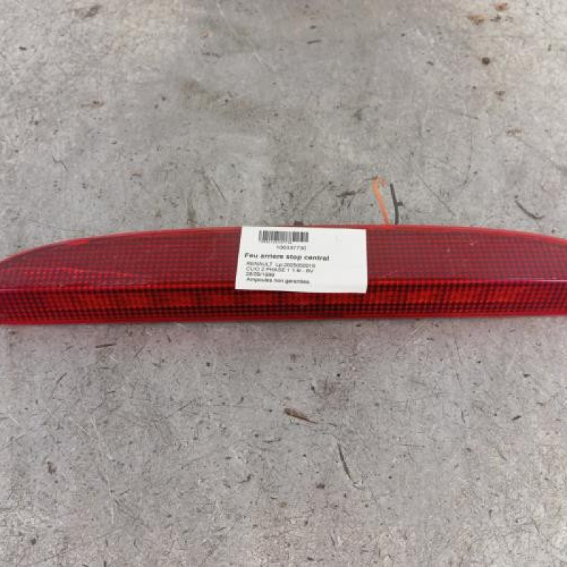 Feu arriere stop central RENAULT CLIO 2 Feu arriere stop central RENAULT CLIO 2