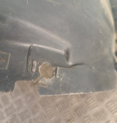 Pare boue avant droit RENAULT TRAFIC 2