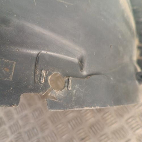 Pare boue avant droit RENAULT TRAFIC 2