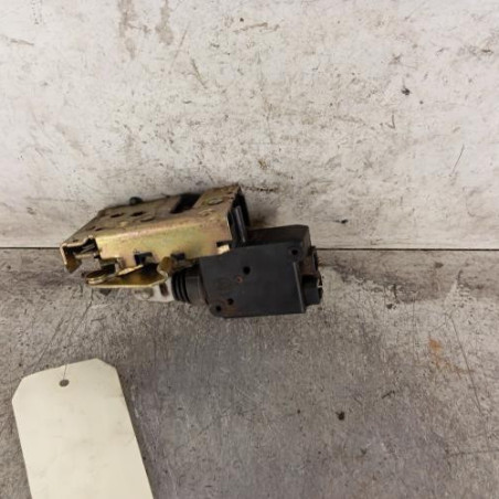 Serrure arriere droit PEUGEOT 106