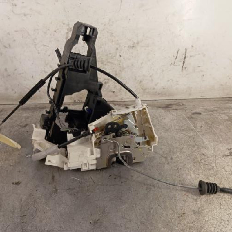 Serrure avant gauche MERCEDES CLASSE A 169