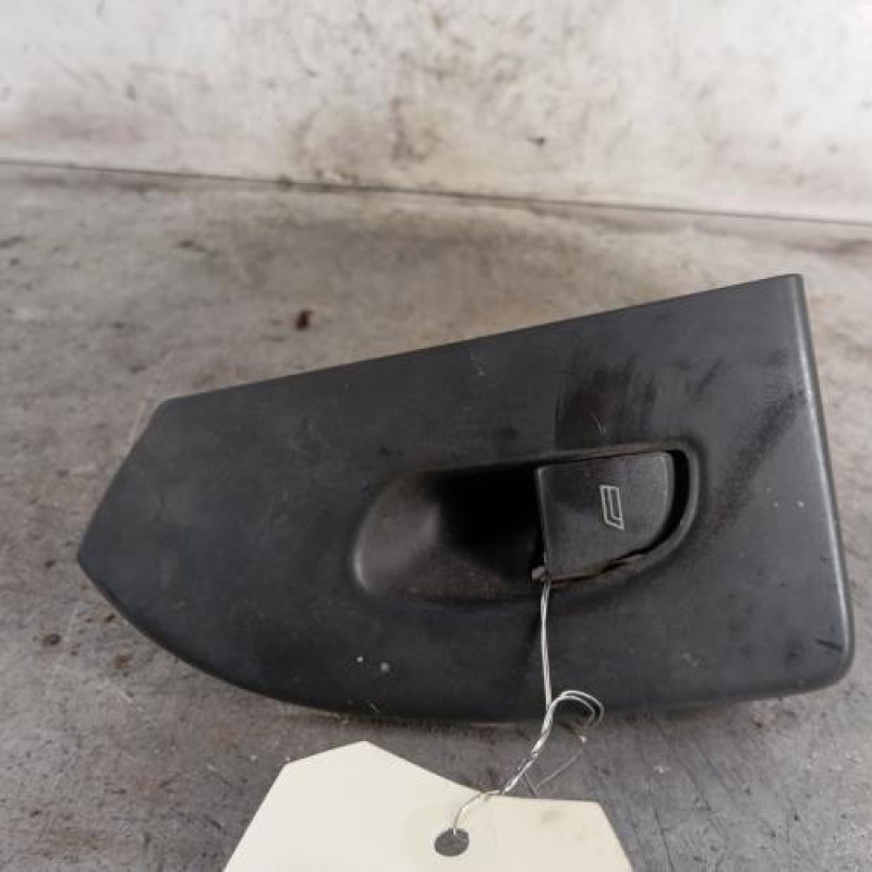 Interrupteur de leve vitre avant droit FIAT DUCATO 2