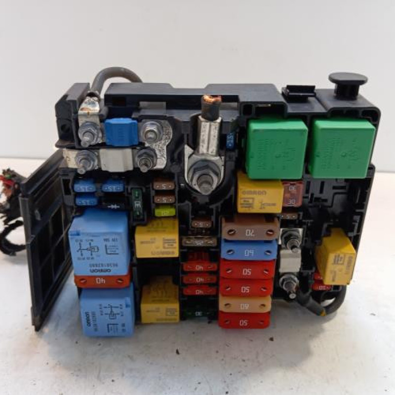 Boitier servitude moteur (BSM) PEUGEOT 308 2 SW Boitier servitude moteur (BSM) PEUGEOT 308 2 SW