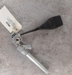 Attache ceinture avant droit RENAULT KANGOO 2 Photo n°1
