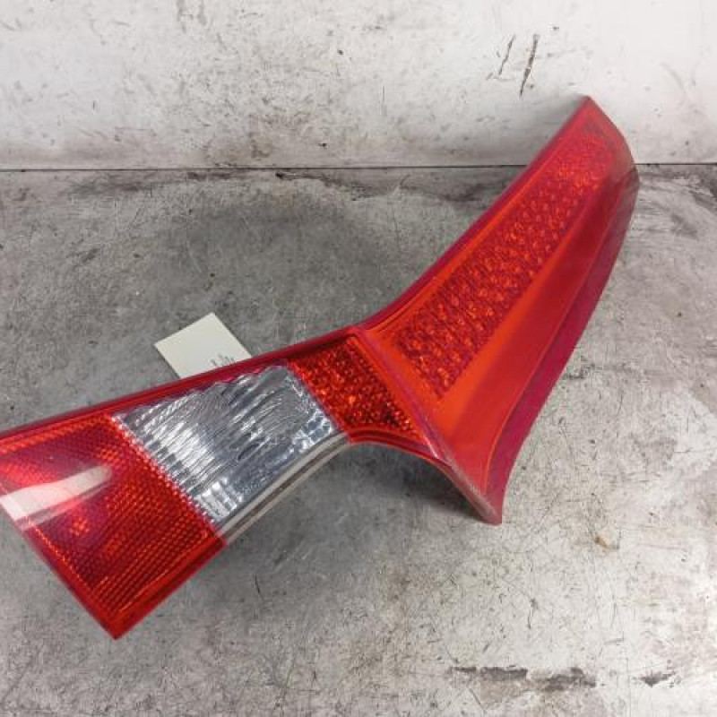 Feu arriere principal droit (feux) VOLVO V 70 2 Feu arriere principal droit (feux) VOLVO V 70 2