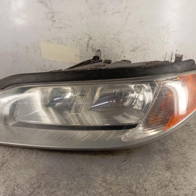 Optique avant principal gauche (feux)(phare) VOLVO V 70 2