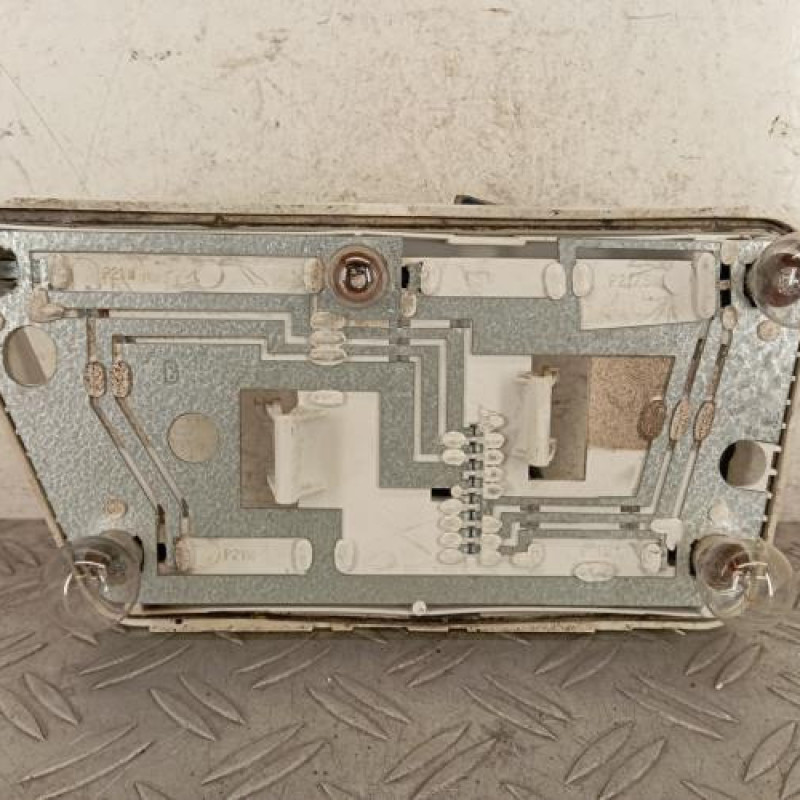 Platine feu arriere droit RENAULT R25