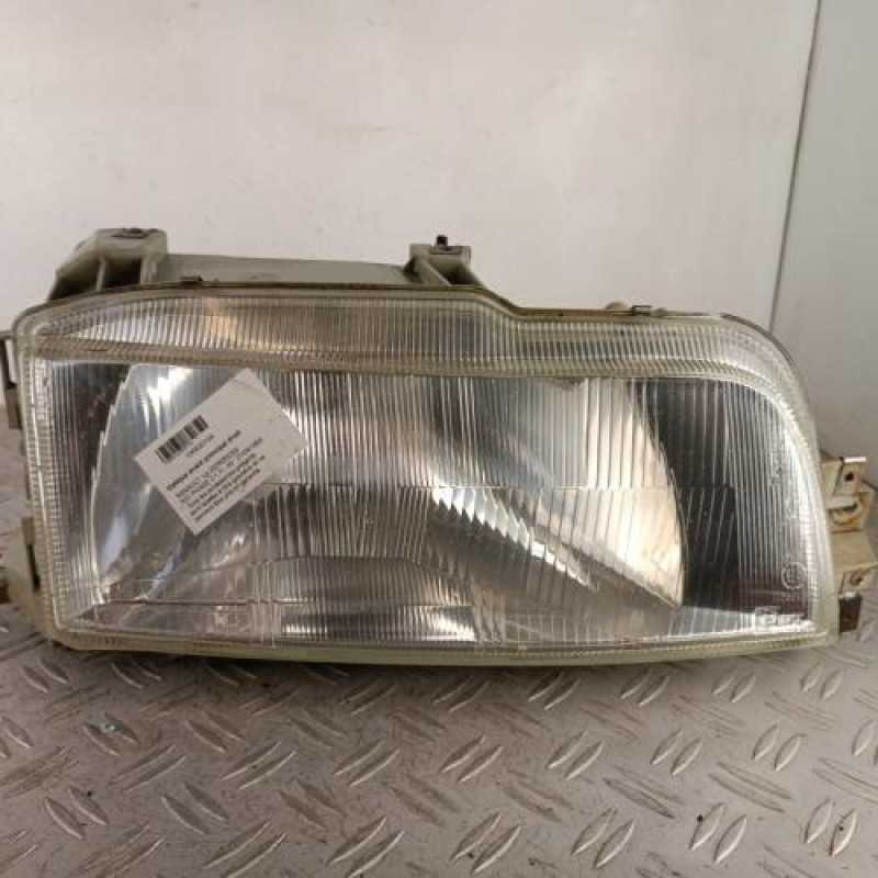 Optique avant principal droit (feux)(phare) RENAULT R21