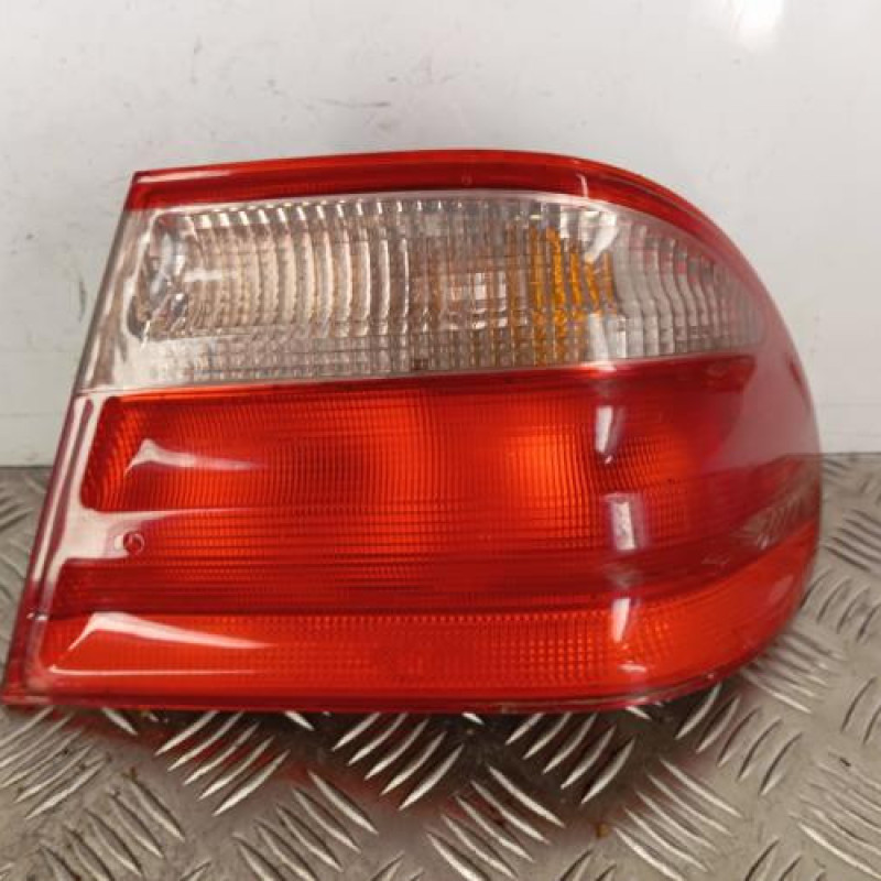 Feu arriere principal droit (feux) MERCEDES CLASSE E 210