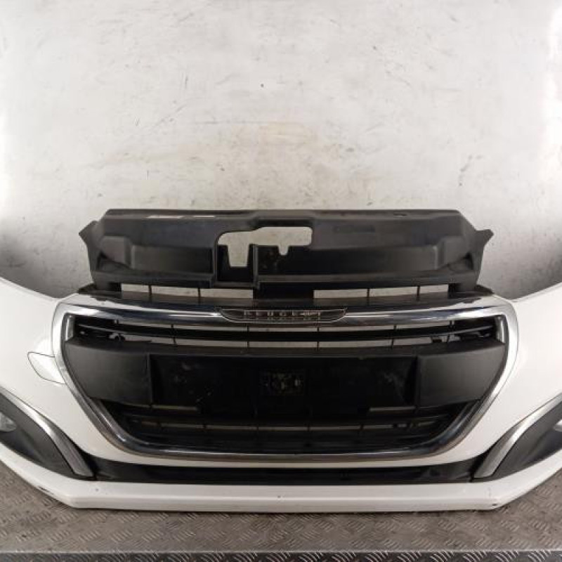 Pare choc avant PEUGEOT 208 1