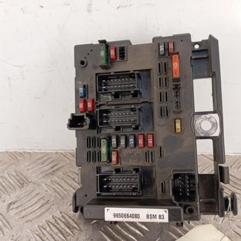 Boitier servitude moteur (BSM) PEUGEOT 206 Boitier servitude moteur (BSM) PEUGEOT 206