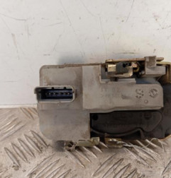 Serrure avant droit PEUGEOT 206
