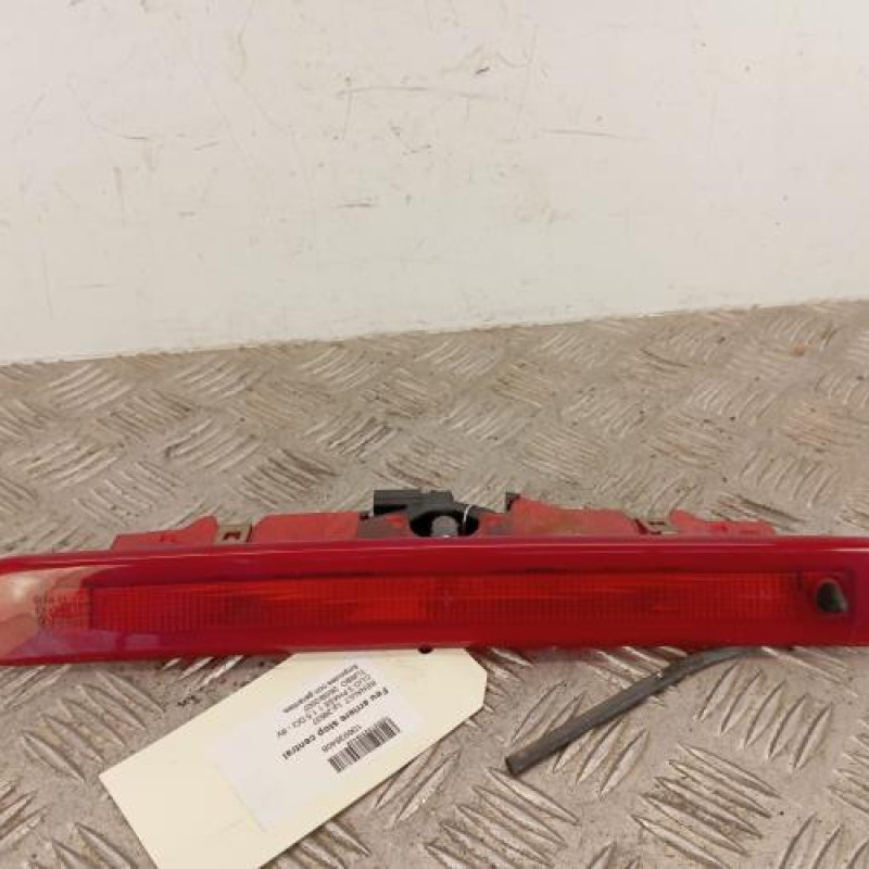 Feu arriere stop central RENAULT CLIO 3 Feu arriere stop central RENAULT CLIO 3