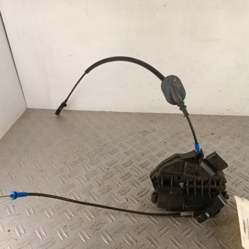 Serrure avant droit FORD FIESTA 6 Serrure avant droit FORD FIESTA 6