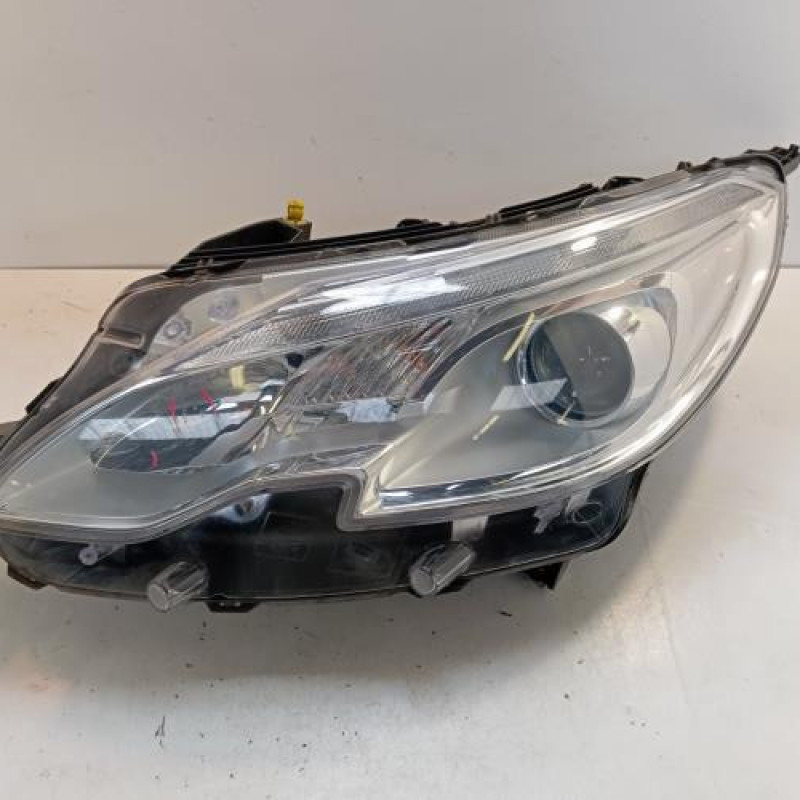 Optique avant principal gauche (feux)(phare) PEUGEOT 2008 1