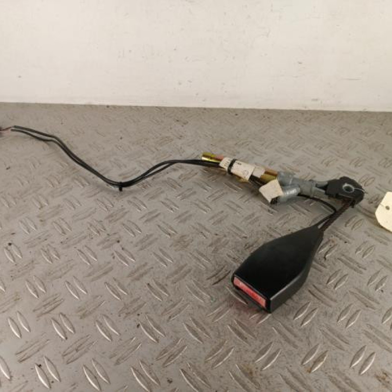 Attache ceinture avant gauche RENAULT TWINGO 1