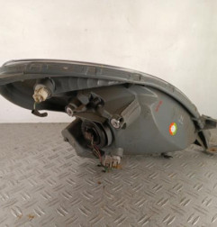 Optique avant principal gauche (feux)(phare) TOYOTA YARIS VERSO Photo n°3