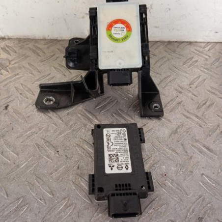 Boitier radar de recul RENAULT CLIO 5 Photo n°1