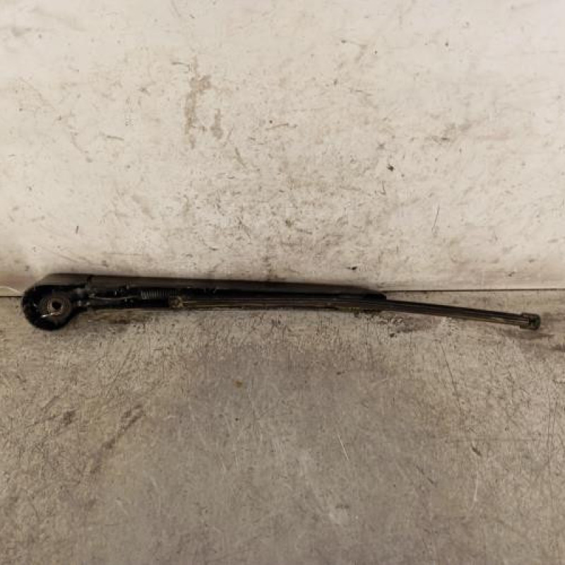 Bras essuie glace arriere VOLKSWAGEN POLO 6 Bras essuie glace arriere VOLKSWAGEN POLO 6