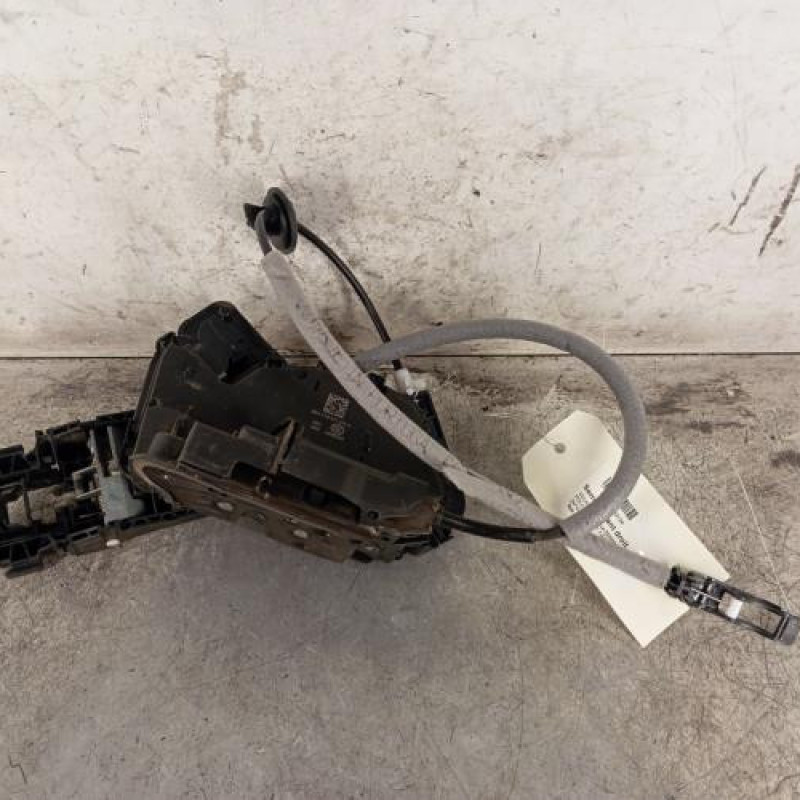 Serrure avant droit VOLKSWAGEN POLO 6 Serrure avant droit VOLKSWAGEN POLO 6