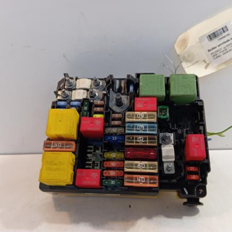 Boitier servitude moteur (BSM) PEUGEOT 2008 1 Boitier servitude moteur (BSM) PEUGEOT 2008 1