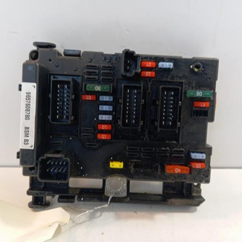Boitier servitude moteur (BSM) PEUGEOT 206 Boitier servitude moteur (BSM) PEUGEOT 206