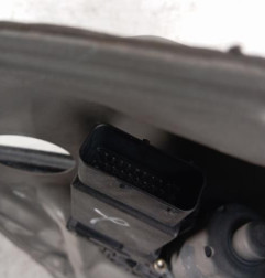 Leve vitre electrique avant gauche VOLKSWAGEN GOLF 4 Photo n°3