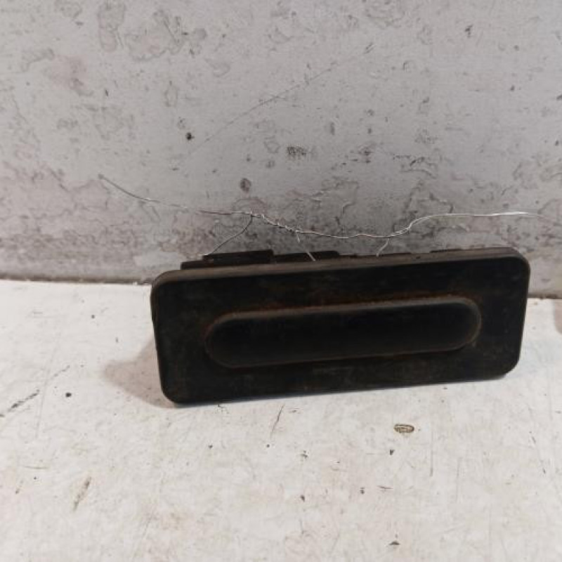 Poignee hayon CITROEN C4 CACTUS Poignee hayon CITROEN C4 CACTUS