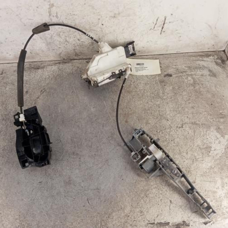 Serrure avant droit CITROEN C3 2 Serrure avant droit CITROEN C3 2