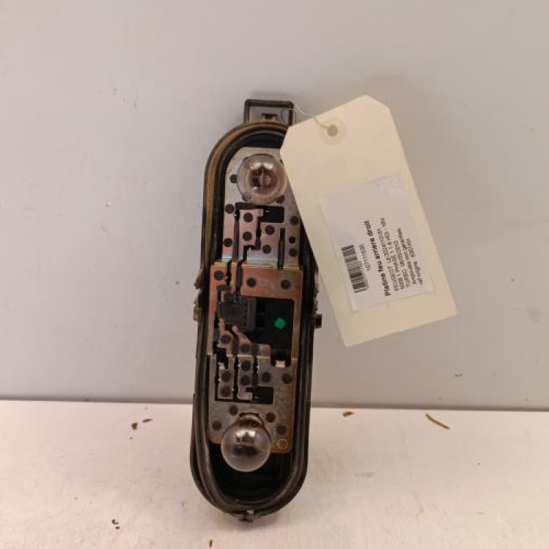 Platine feu arriere droit PEUGEOT 5008 1