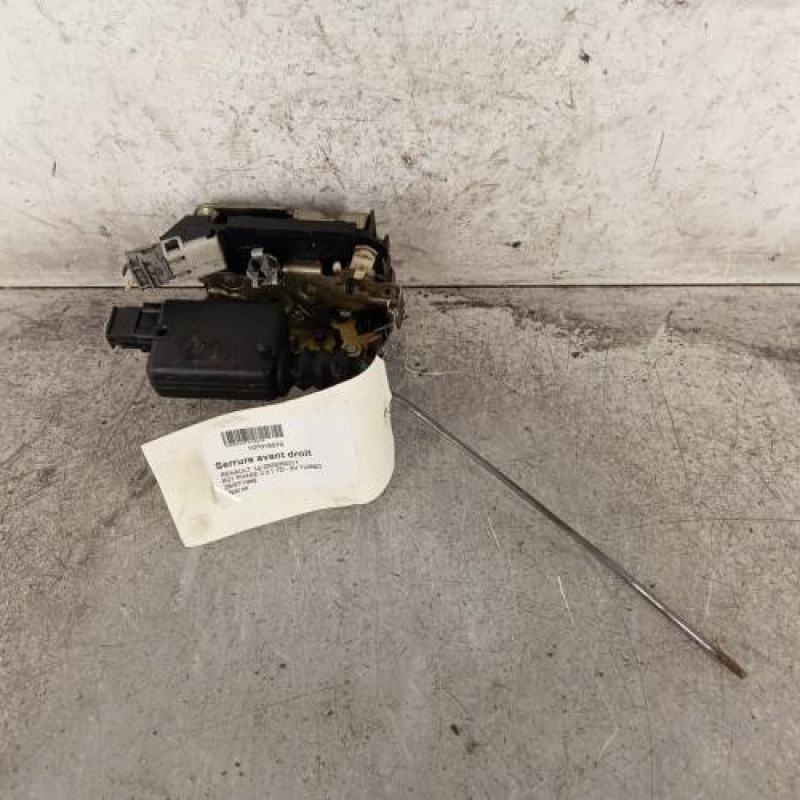 Serrure avant droit RENAULT R21 Serrure avant droit RENAULT R21