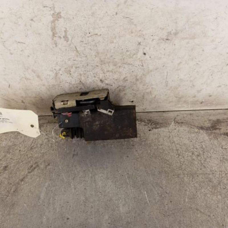 Serrure avant gauche RENAULT R21 Serrure avant gauche RENAULT R21
