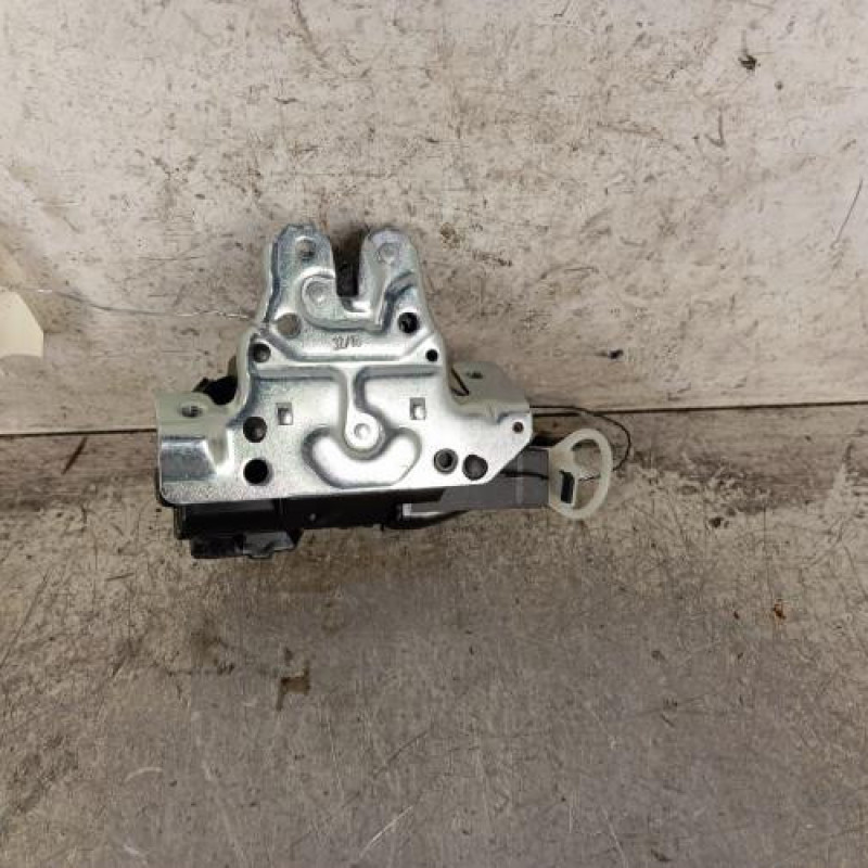 Serrure de coffre MERCEDES CLASSE E 213 Serrure de coffre MERCEDES CLASSE E 213