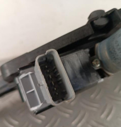 Leve vitre electrique avant gauche OPEL CORSA F Photo n°3
