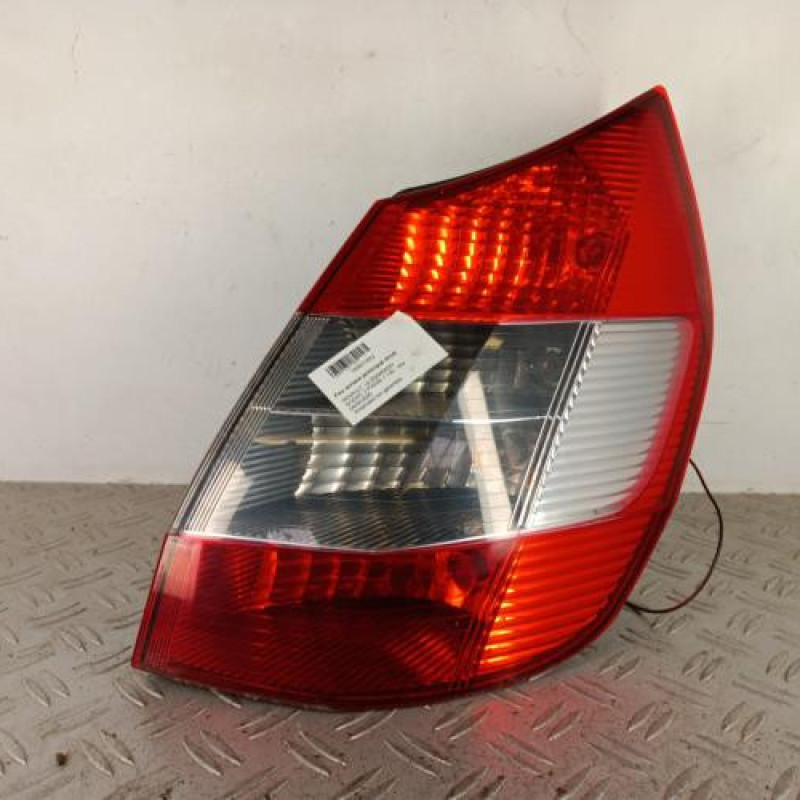 Feu arriere principal droit (feux) RENAULT SCENIC 2 Feu arriere principal droit (feux) RENAULT SCENIC 2