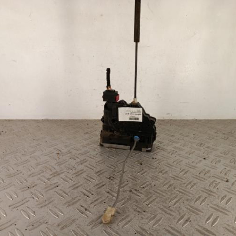 Serrure avant droit FIAT PUNTO 3 Serrure avant droit FIAT PUNTO 3
