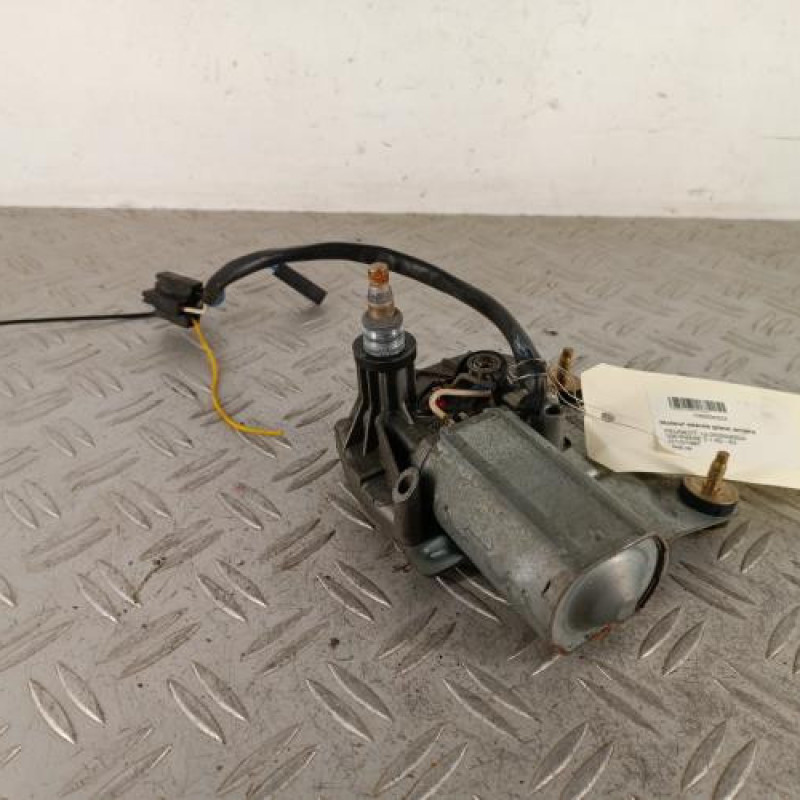 Moteur essuie glace arriere PEUGEOT 205