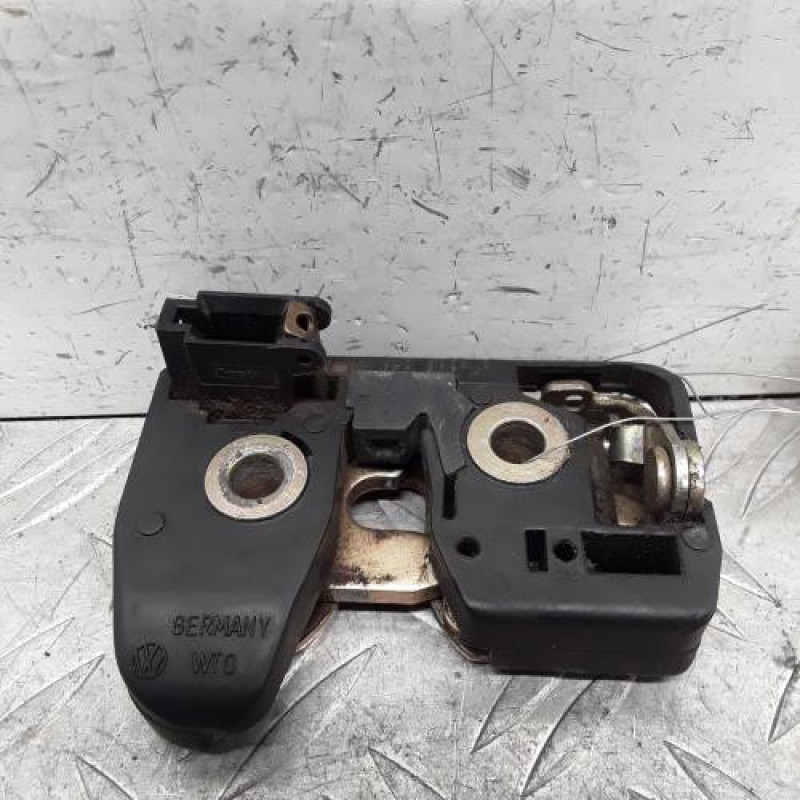 Serrure de hayon VOLKSWAGEN GOLF 3 Serrure de hayon VOLKSWAGEN GOLF 3