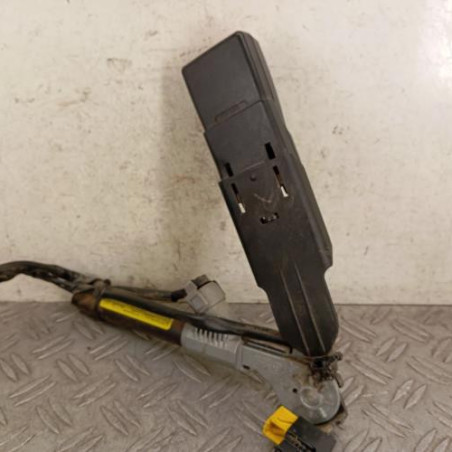 Attache ceinture avant gauche RENAULT KANGOO 1