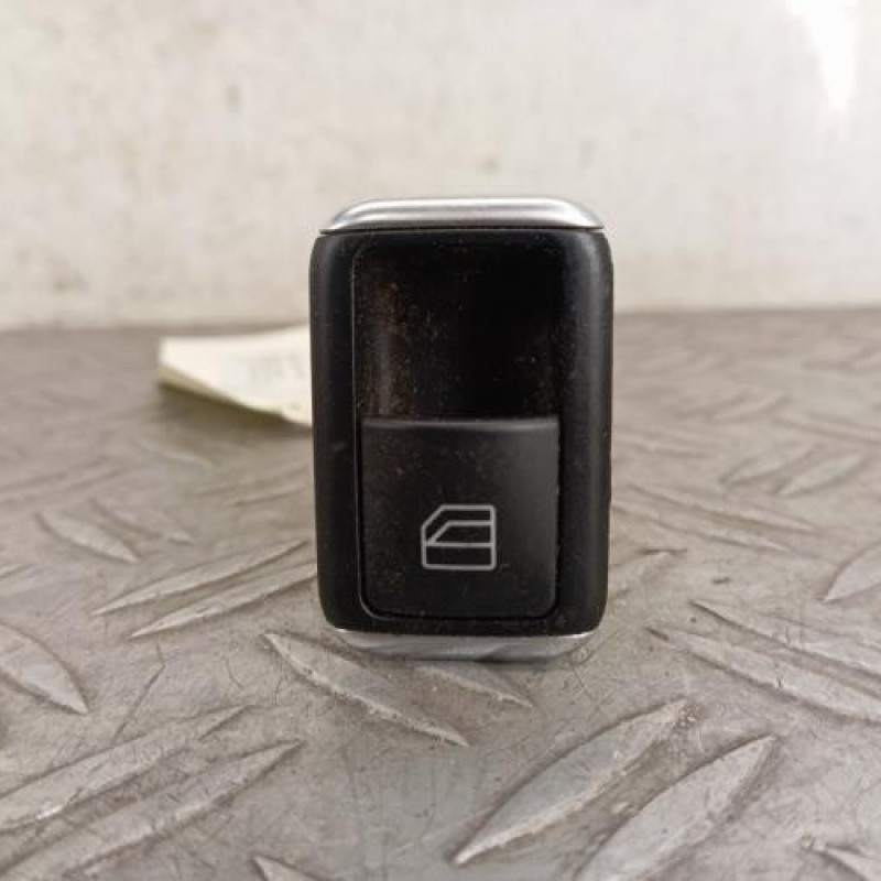 Interrupteur de leve vitre arriere droit MERCEDES CLASSE GLK 204